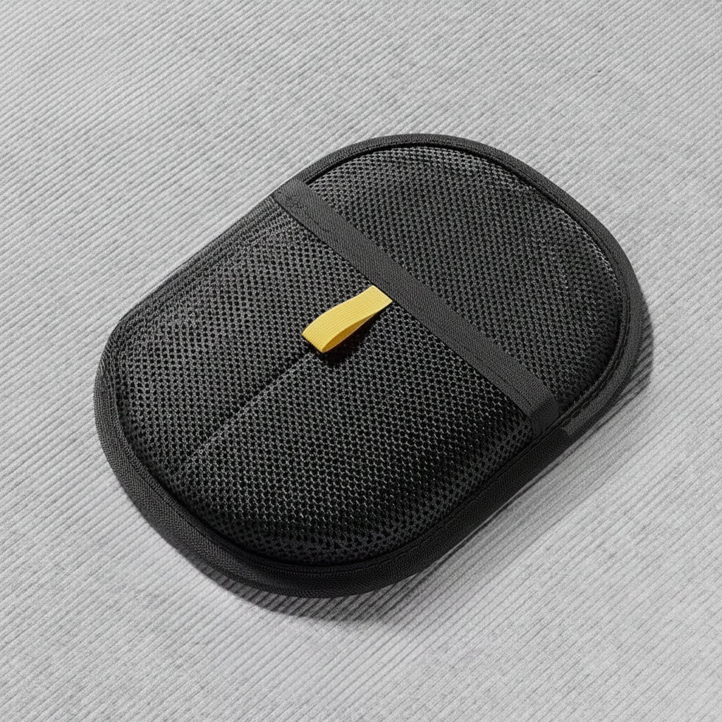 Ultimate Pet Grooming Gloves - Effortlessly Remove Hair from Furniture and Clothes with Ease!