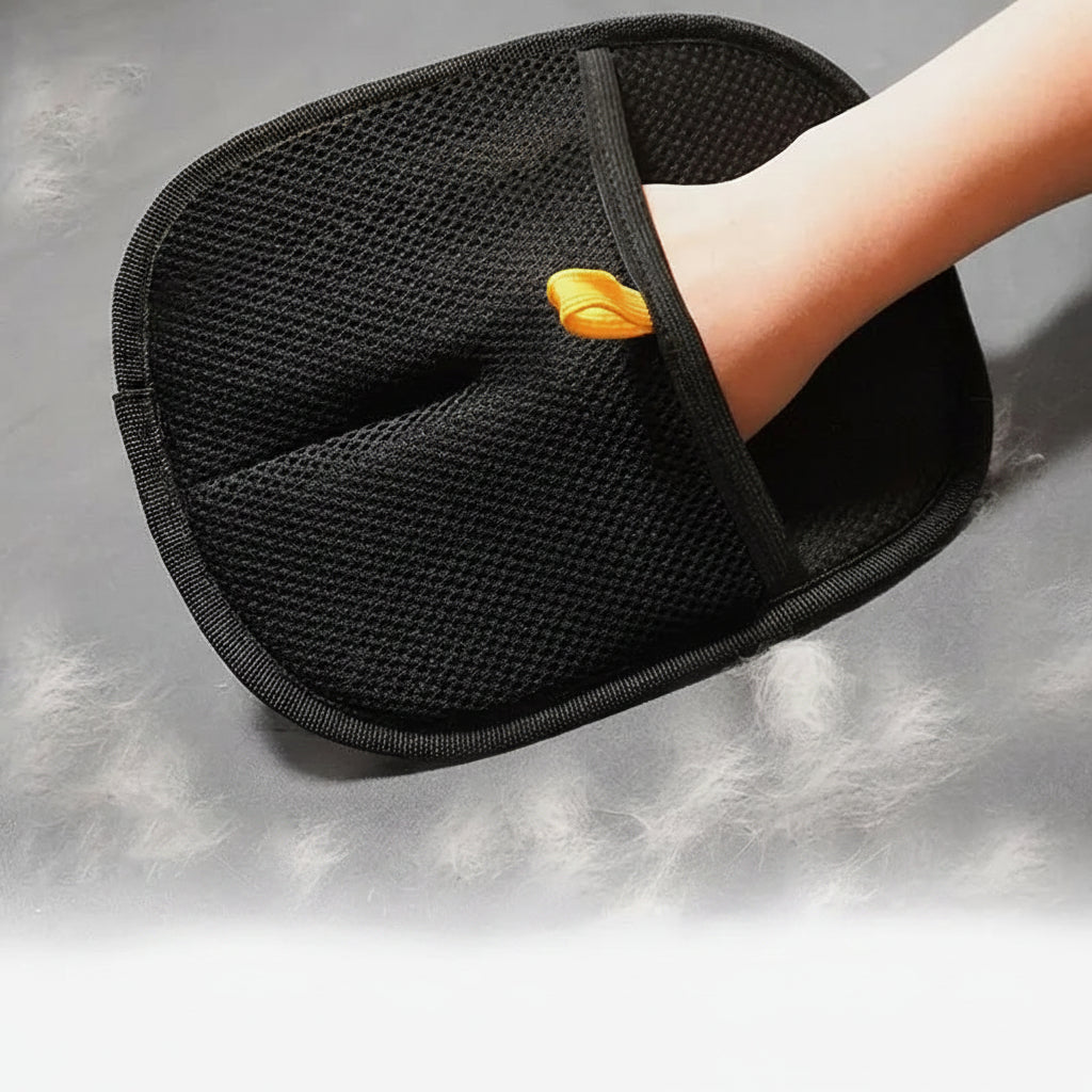 Ultimate Pet Grooming Gloves - Effortlessly Remove Hair from Furniture and Clothes with Ease!