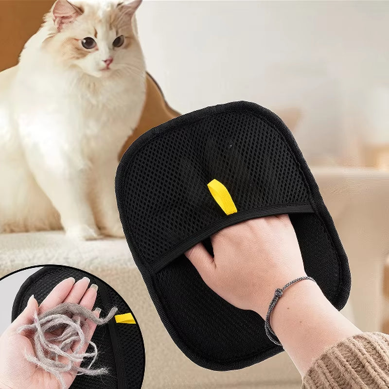 Ultimate Pet Grooming Gloves - Effortlessly Remove Hair from Furniture and Clothes with Ease!
